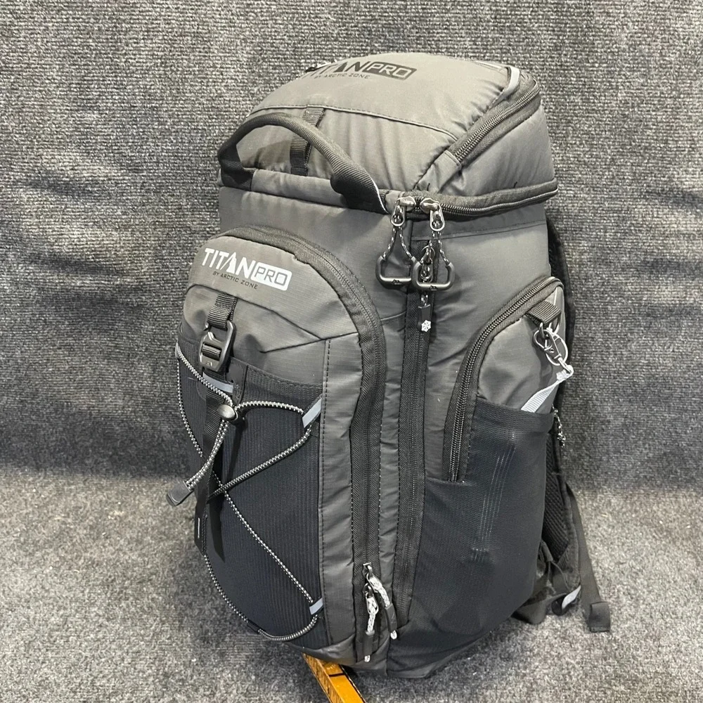 Arctic‎ Zone 10005805 Titan PRO 26-Can Deep Freeze Backpack Cooler w/ Ice Walls